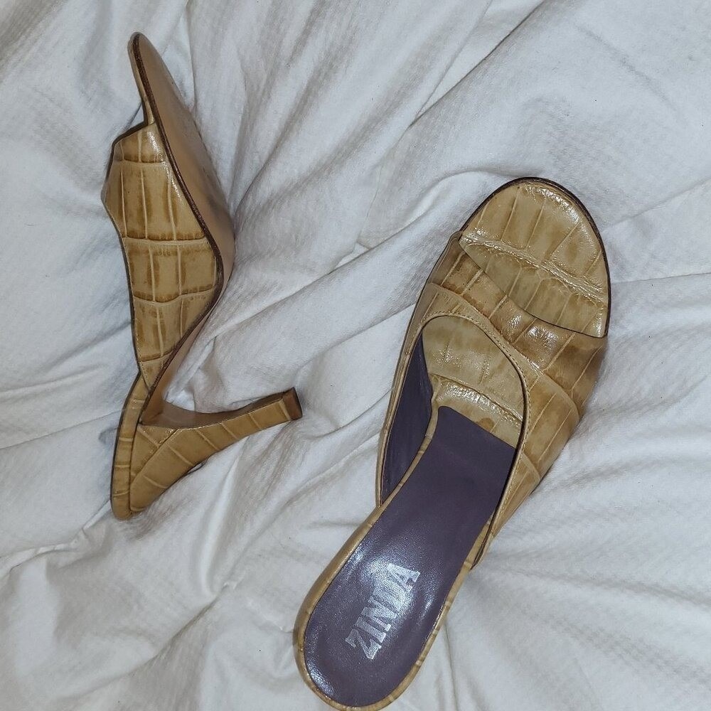 Zinda of Spain Beige Tan Croc-skin Pattern Sandals / Slides with Heels - 7 - Picture 3 of 6